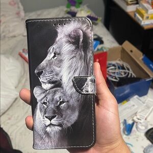 Lion Print Phone Wallet Case for Samsung phone not sure which one